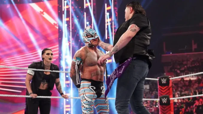 Dominik Mysterio Ignores Instructions to Keep Kayfabe Intact at WWE WrestleMania 39